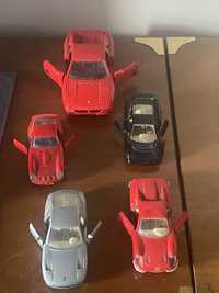 Vendo coleção vintage de 5 carrinhos miniatura Ferrari.