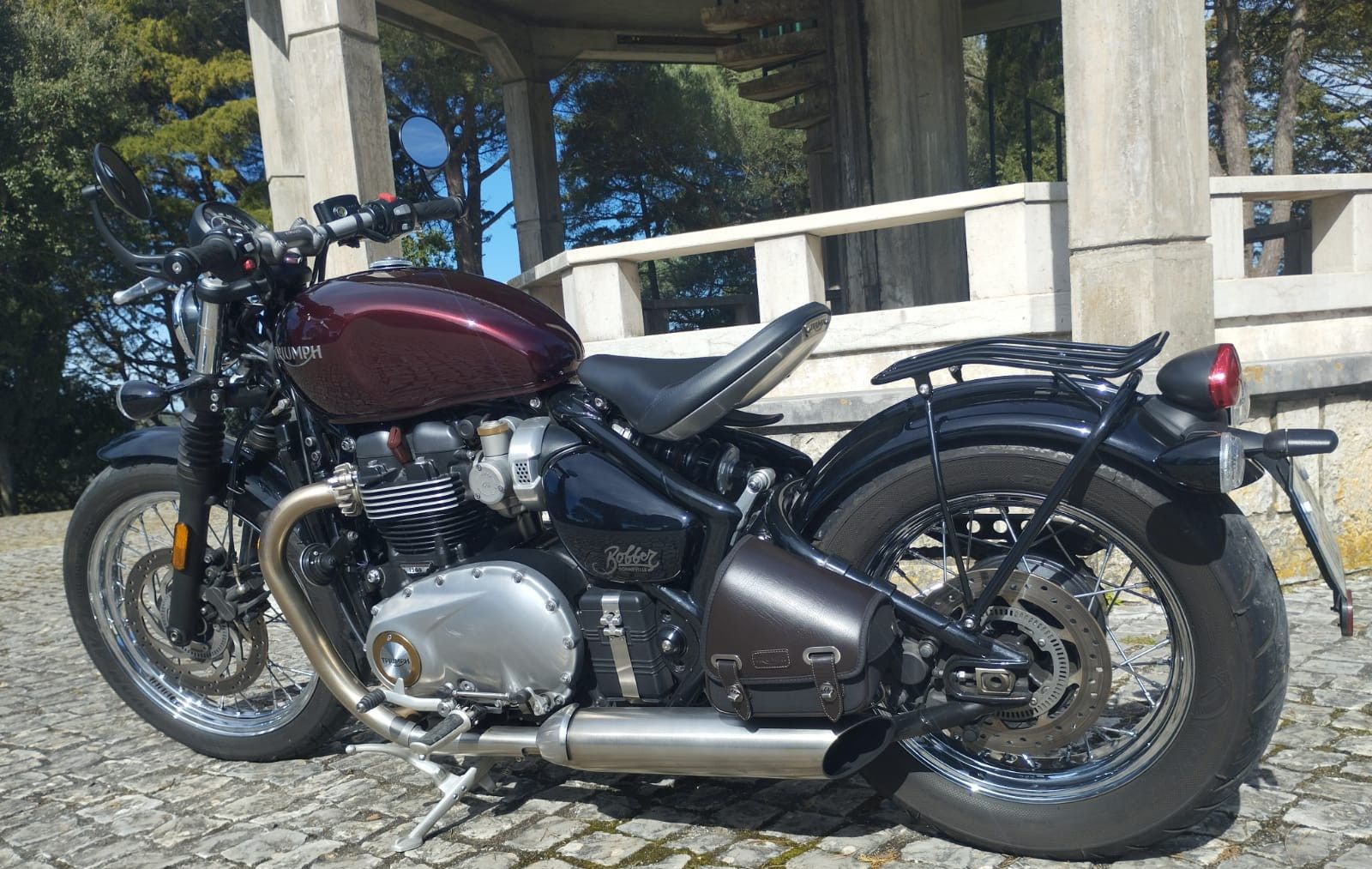 Triumph bonneville bobber