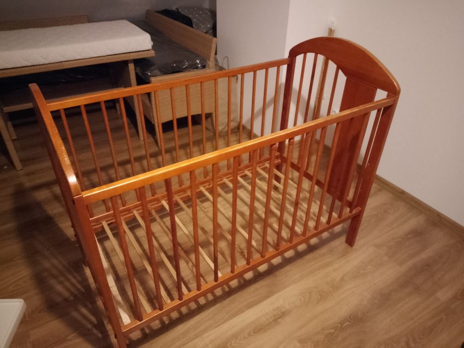 Oddam łóżeczko dziecięce