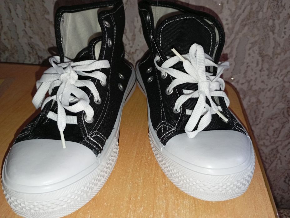 Кеды унисекс. 40-й размер.