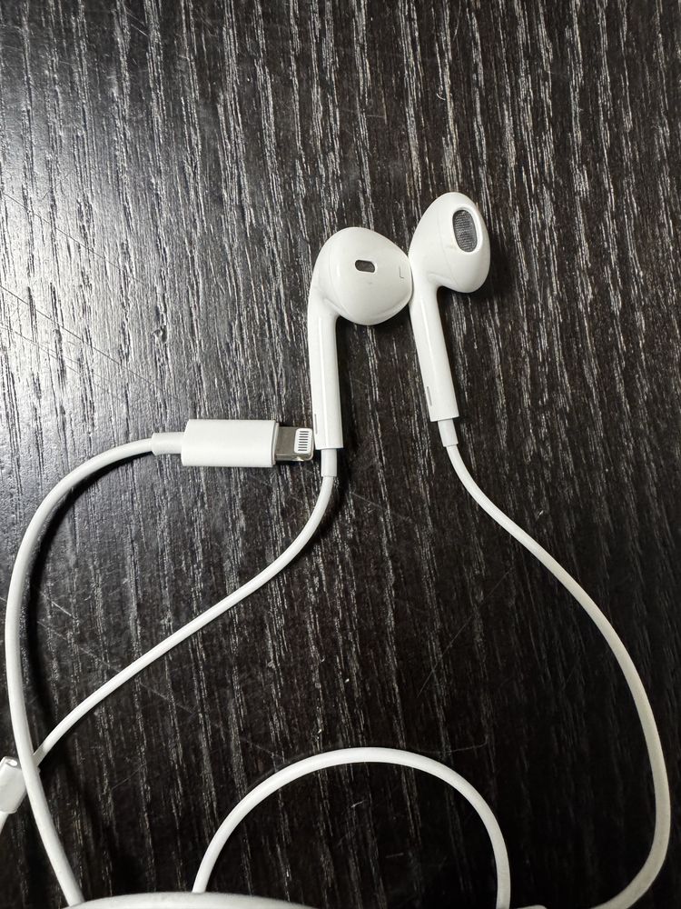 Навушники Apple проводні