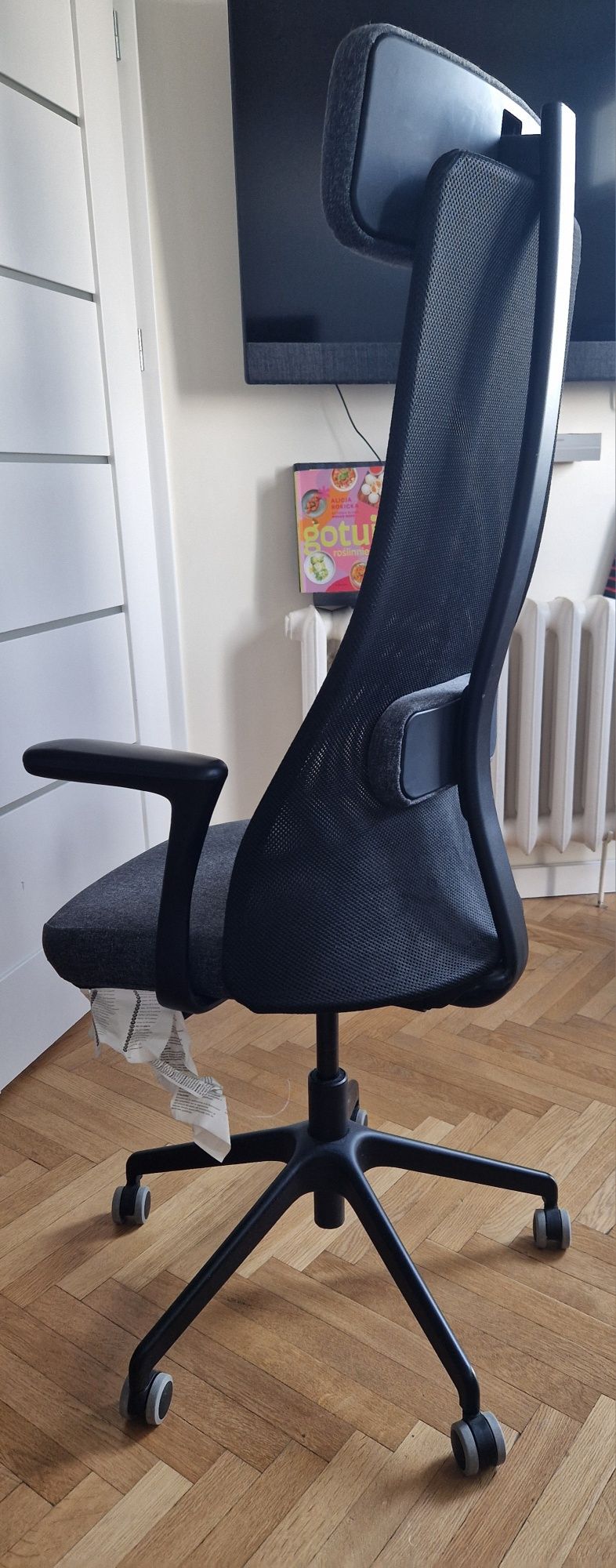 Krzesło biurowe z podłokietnikami, ciemnoszary, Ikea JÄRVFJÄLLET