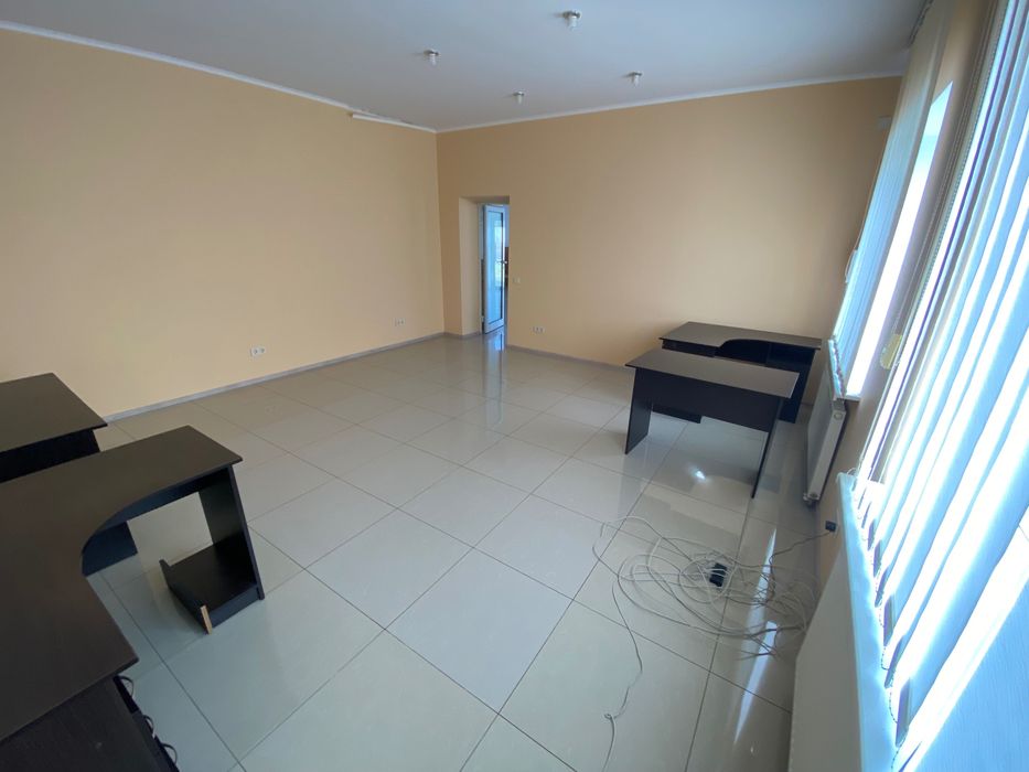 Автосервіс,станція обслуговування вантажних автомобілів