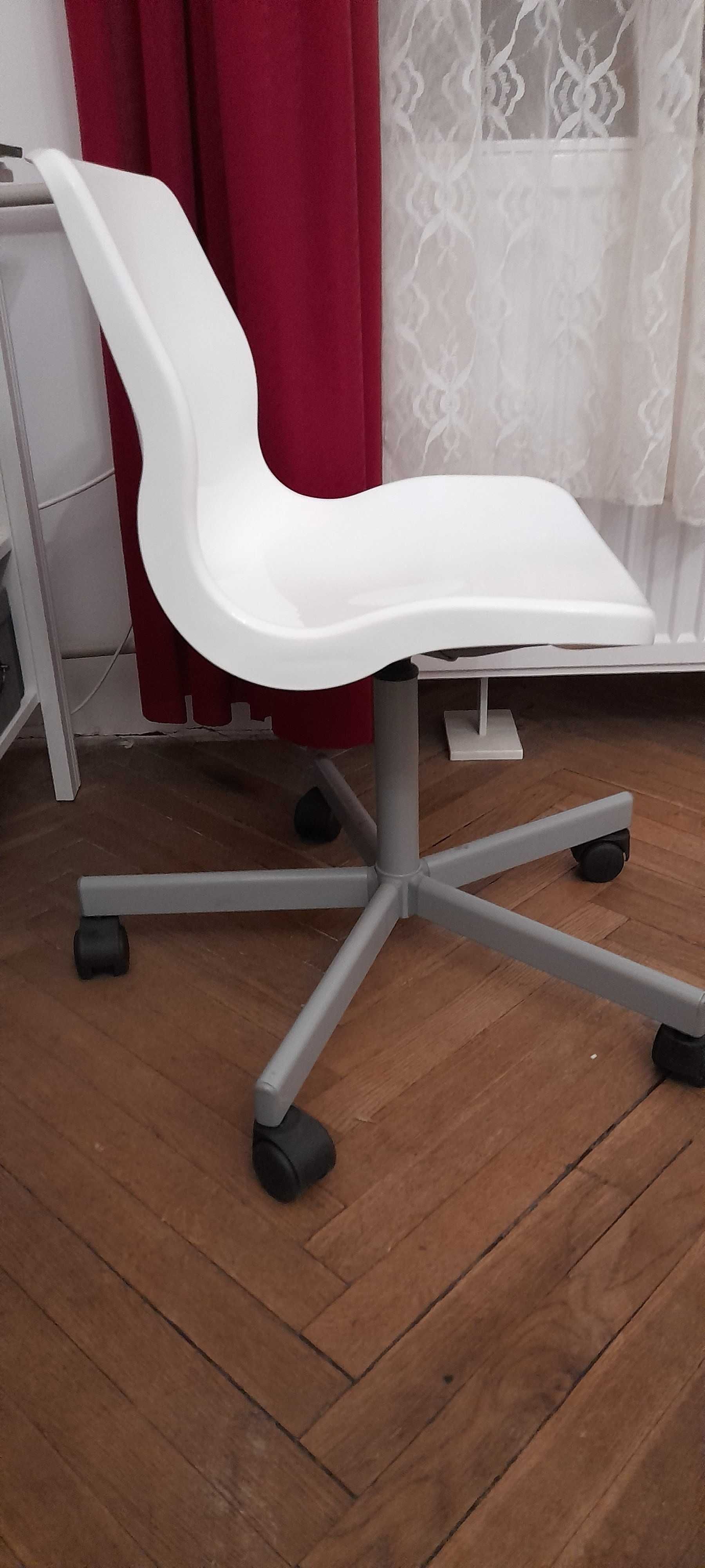 Krzesło młodzieżowe IKEA białe