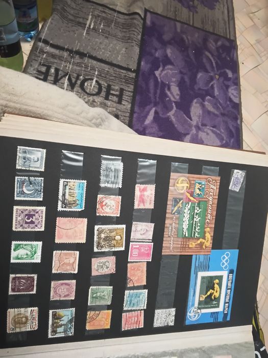 Продам почтовые марки в альбоме 210 штук