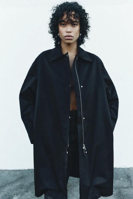 Чорний плащ zara water repellent