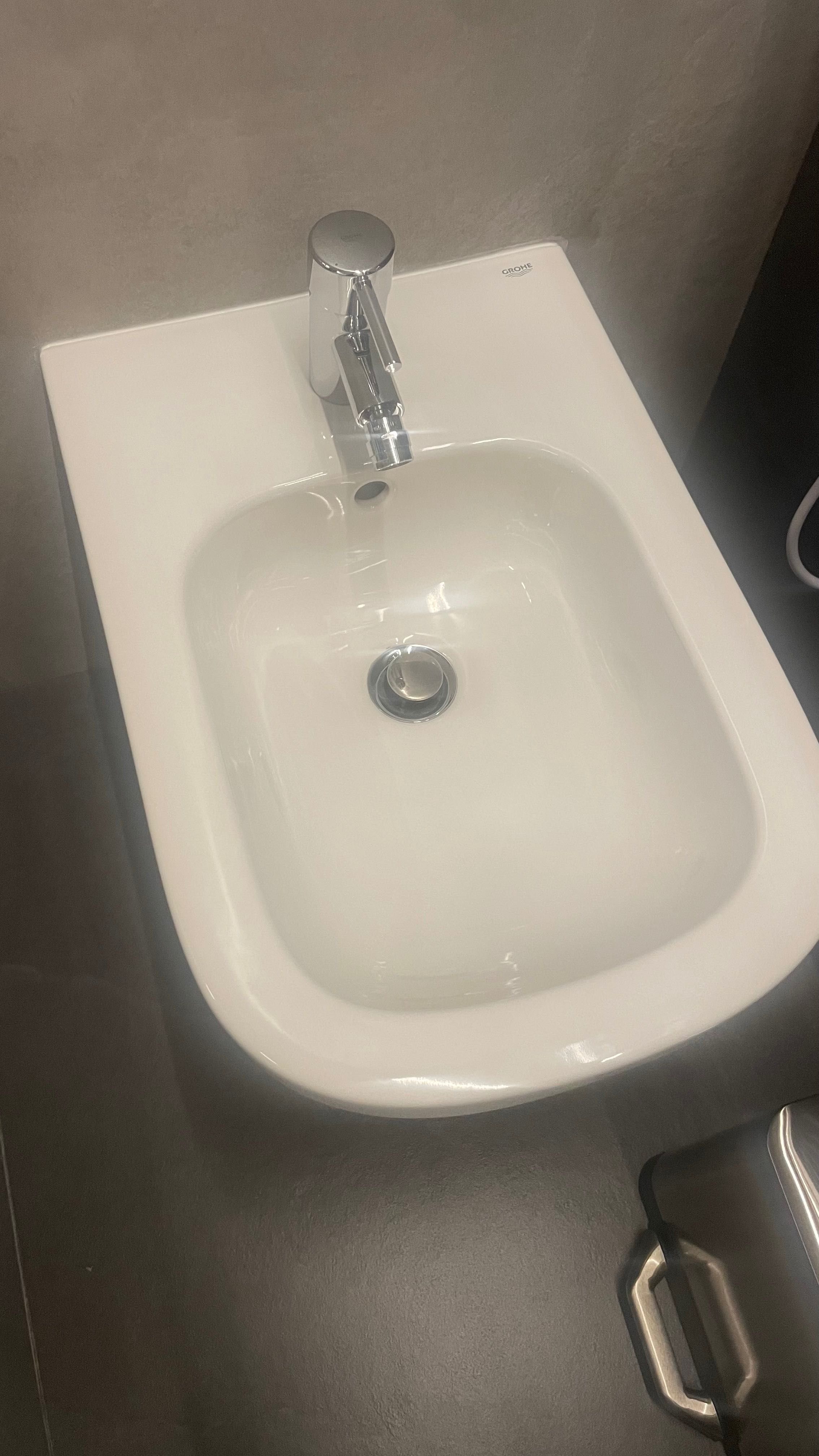 Bidé Grohe e torneira