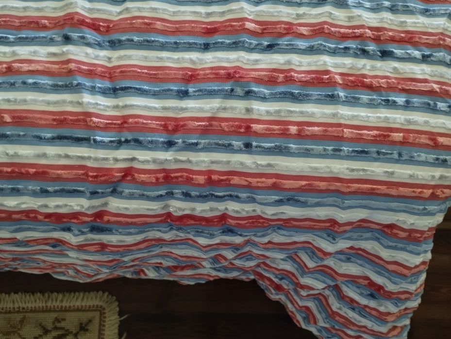 Colcha para cama de casal com duas almofadas