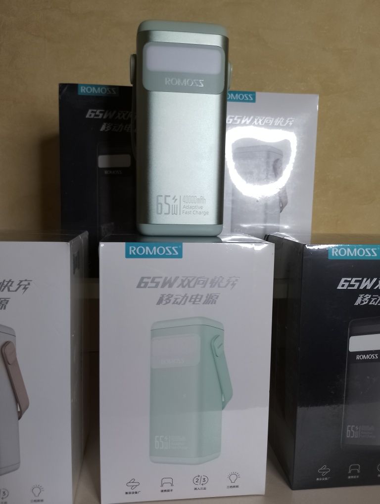 PowerBank Romoss PMT40 40000m 65W зарядить все:Ноутбук,Планшет,Телефон