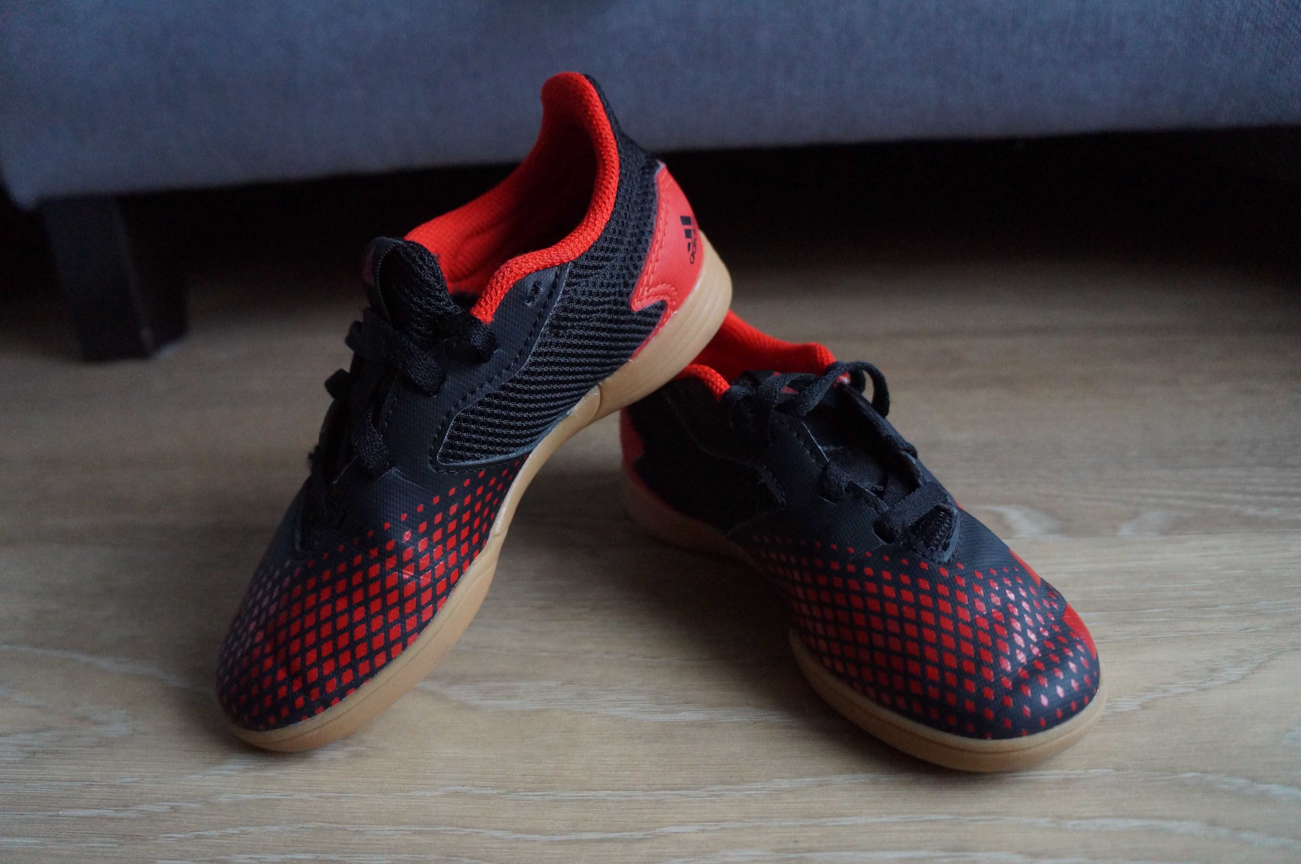 Halówki Adidas Predator, rozmiar 30, buty piłkarskie dziecięce