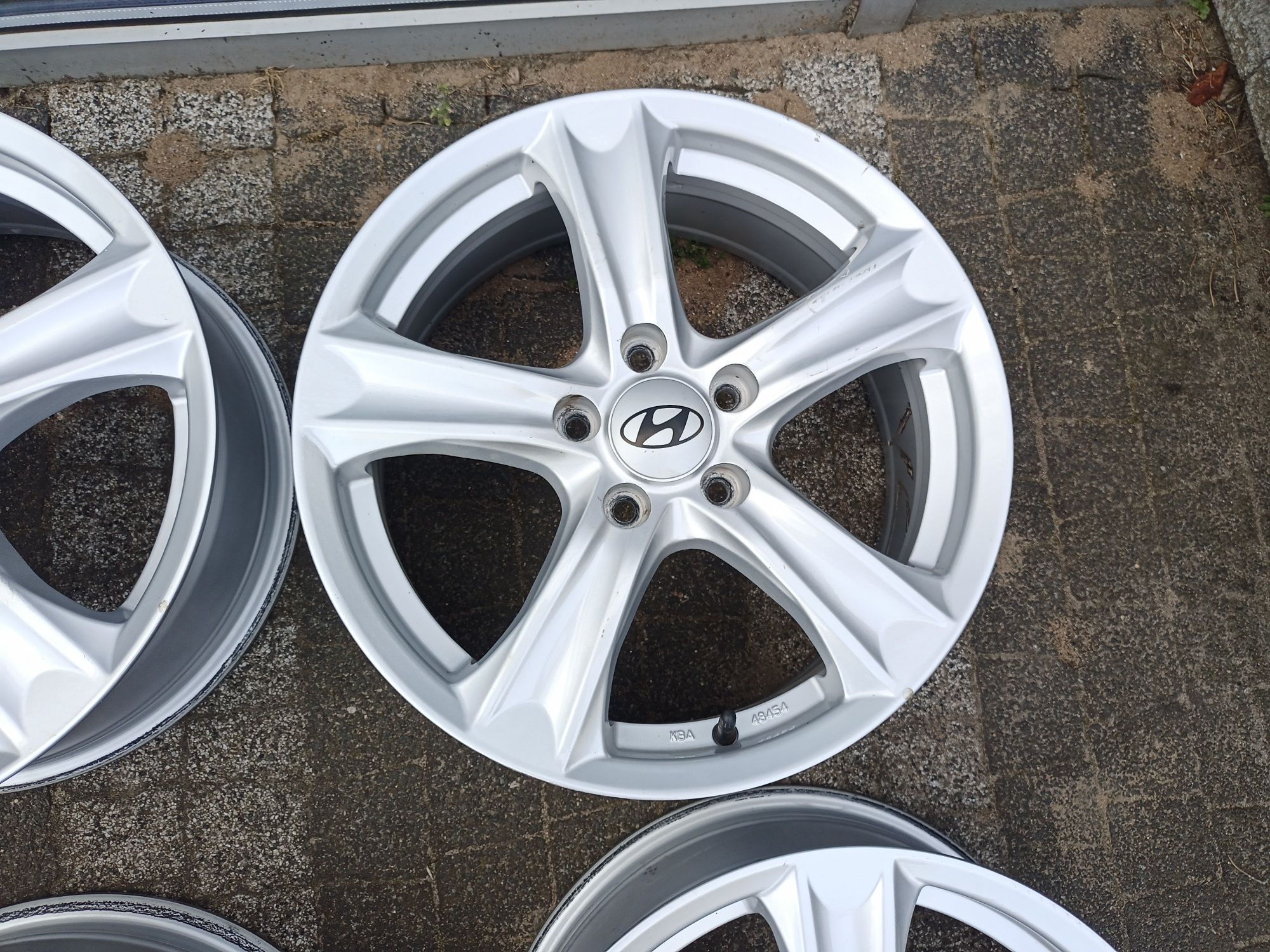 Hyundai 17" ix35 i40 i30 KIA Sportage Ceed Toyota Mazda Suzuki ET45