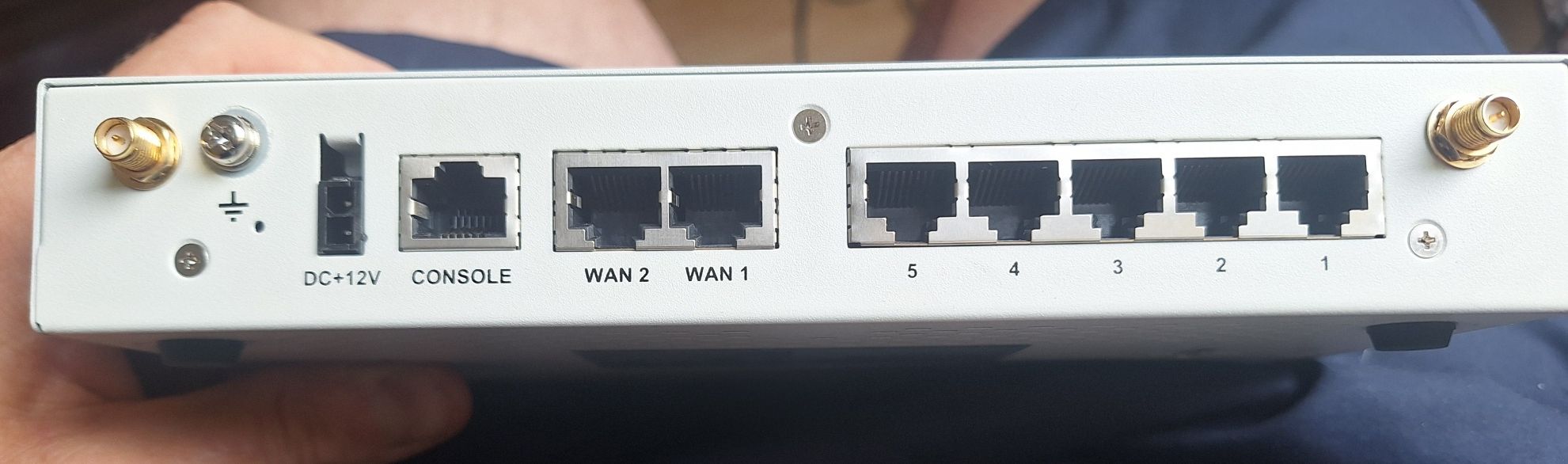 Router Firewall Fortinet FortiWifi 50E