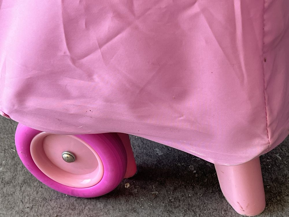 Cama de viagem rosa