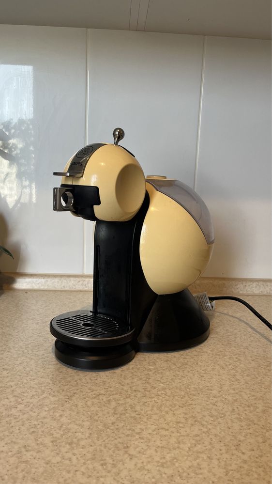 Продам капсульну кавоварку Nescafe Dolce Gusto