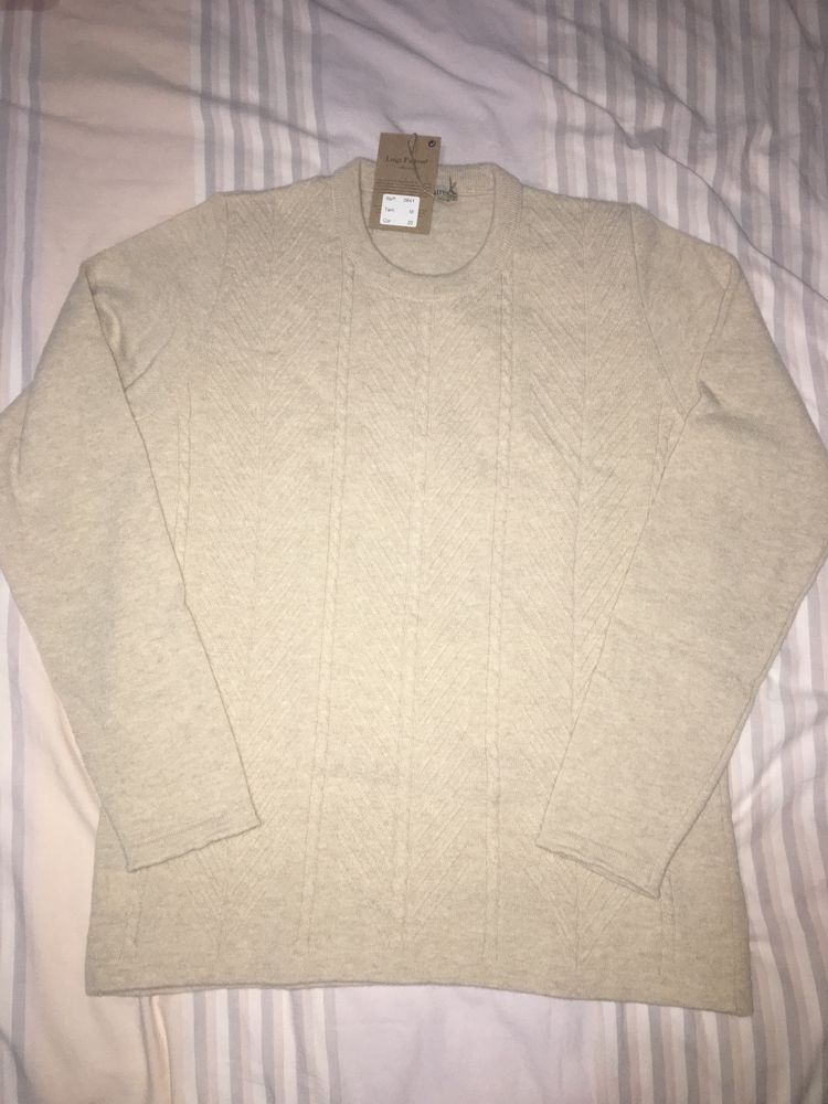 Camisola nova com etiqueta