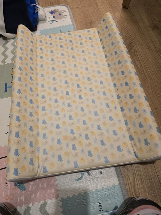 Przewijak kotki lekki na łóżeczko + gratis