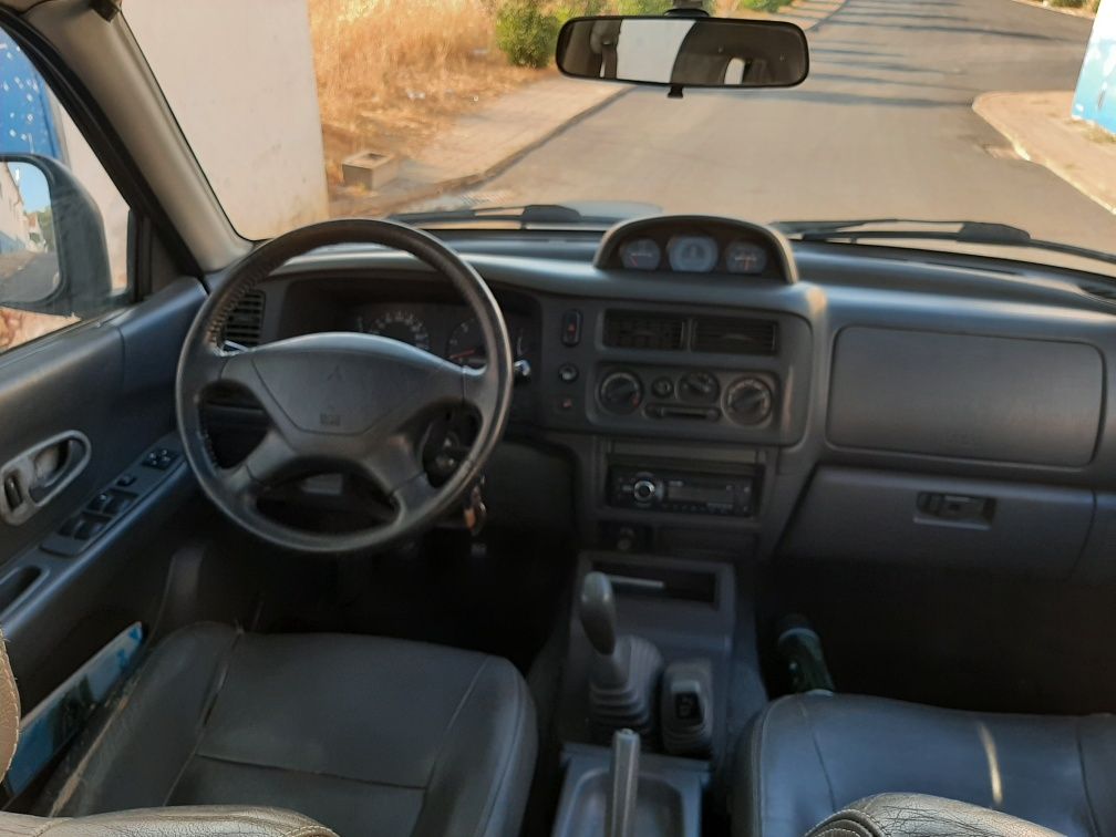 Mitsubichi pajero sport wagon 2.5