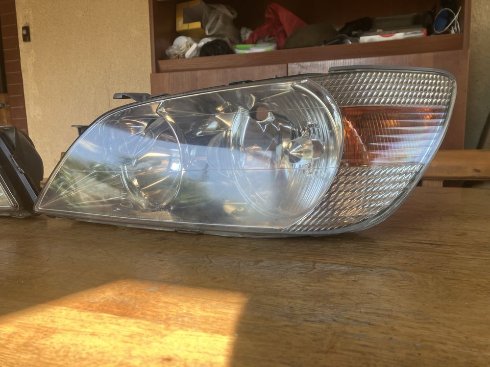 Lexus is 200 is 300 lampy przod halogen EU