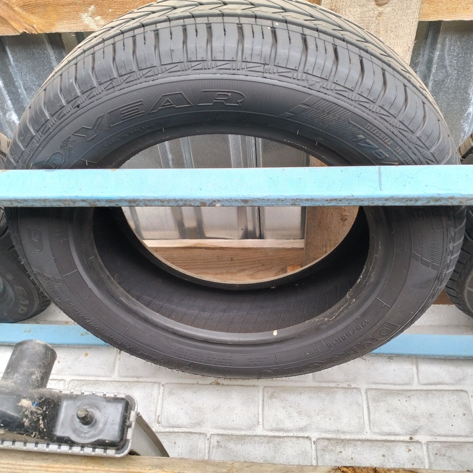 Продам гуму 175*65*15