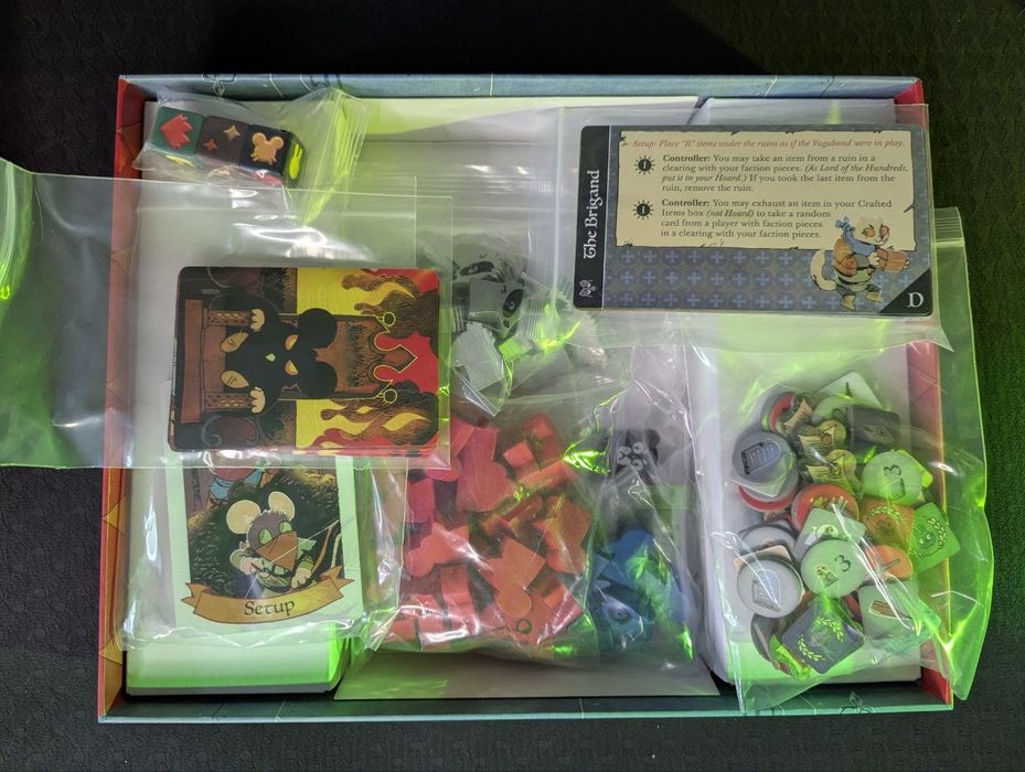 Настільна гра Root + доповнення Root: The Marauder та Root: The Riverf