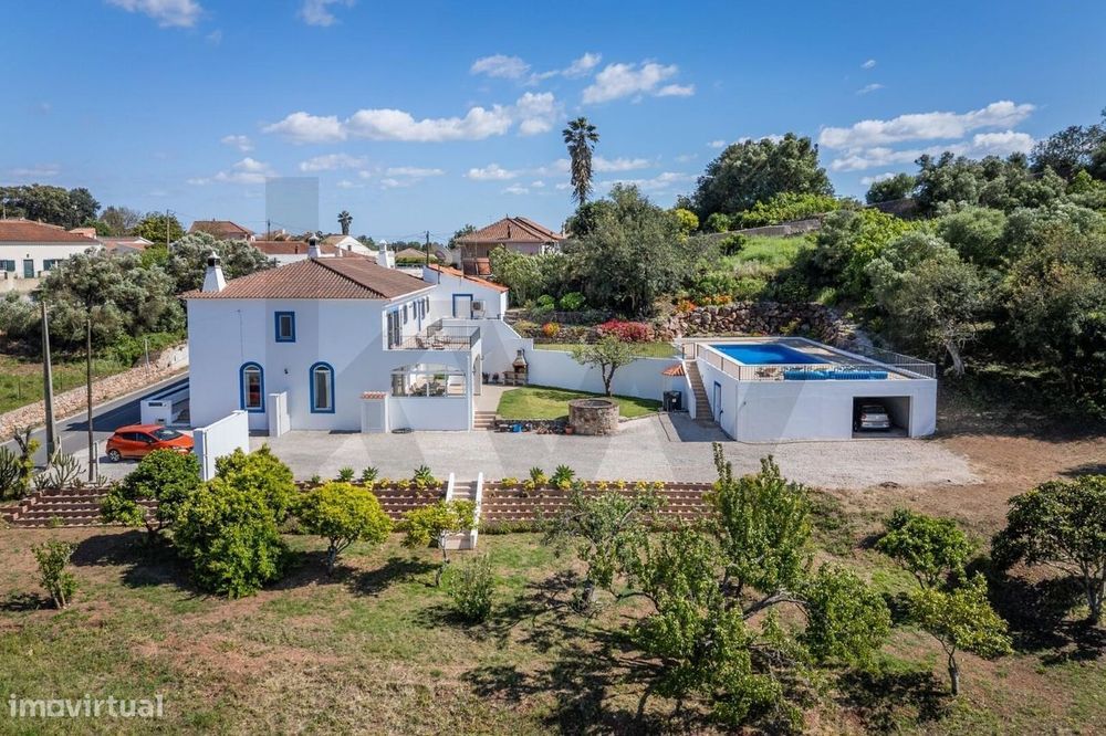 Linda Moradia de Campo com 5 Quartos, Piscina e Pomar Perto de Messine