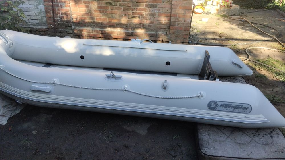 Лодка навігатор 3.6м