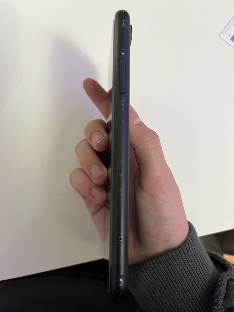 Czarny iphone XR