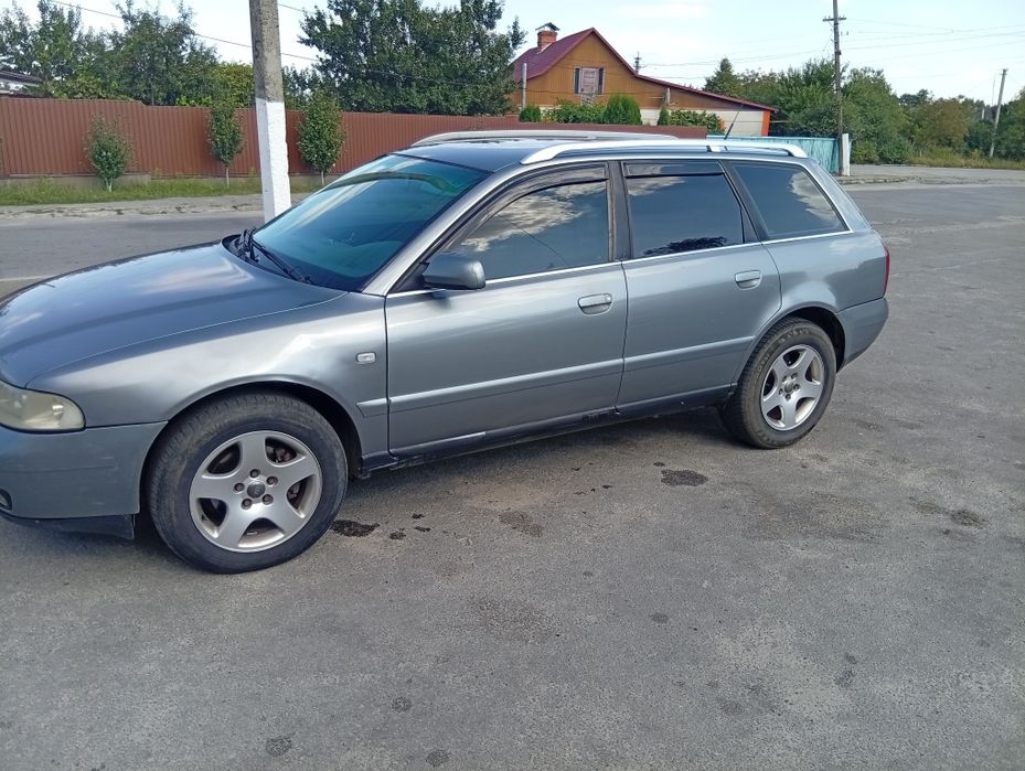Автомобіль Ауді А4