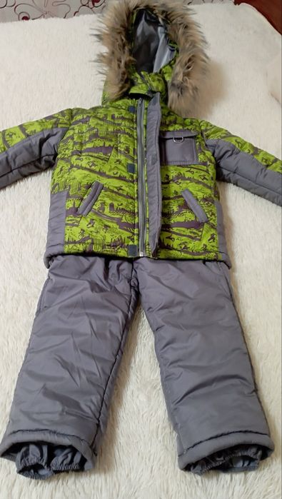 Зимний костюм ( комбинезон ) . Новый