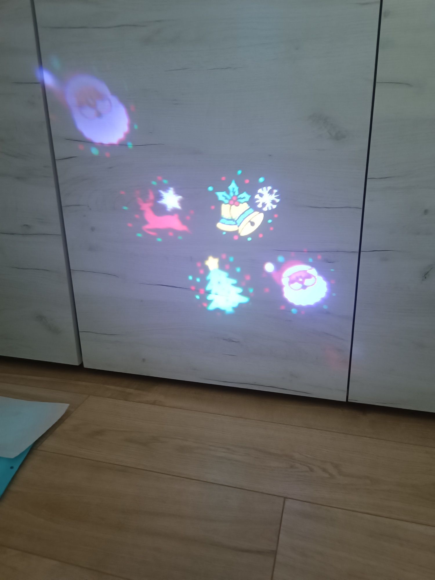 Projektor świetlny