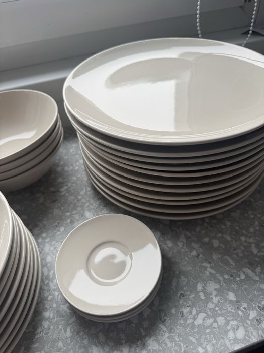 Serwis IKEA Fargklar 38 talerzy miski - filiżanki espresso - jak nowy