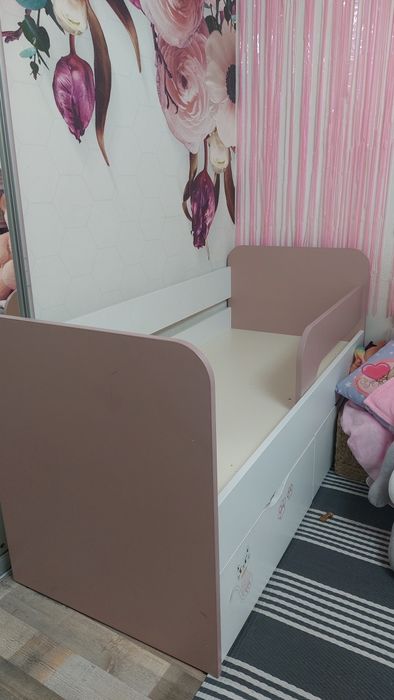 Дитяча кровать з ящиками для зберігання