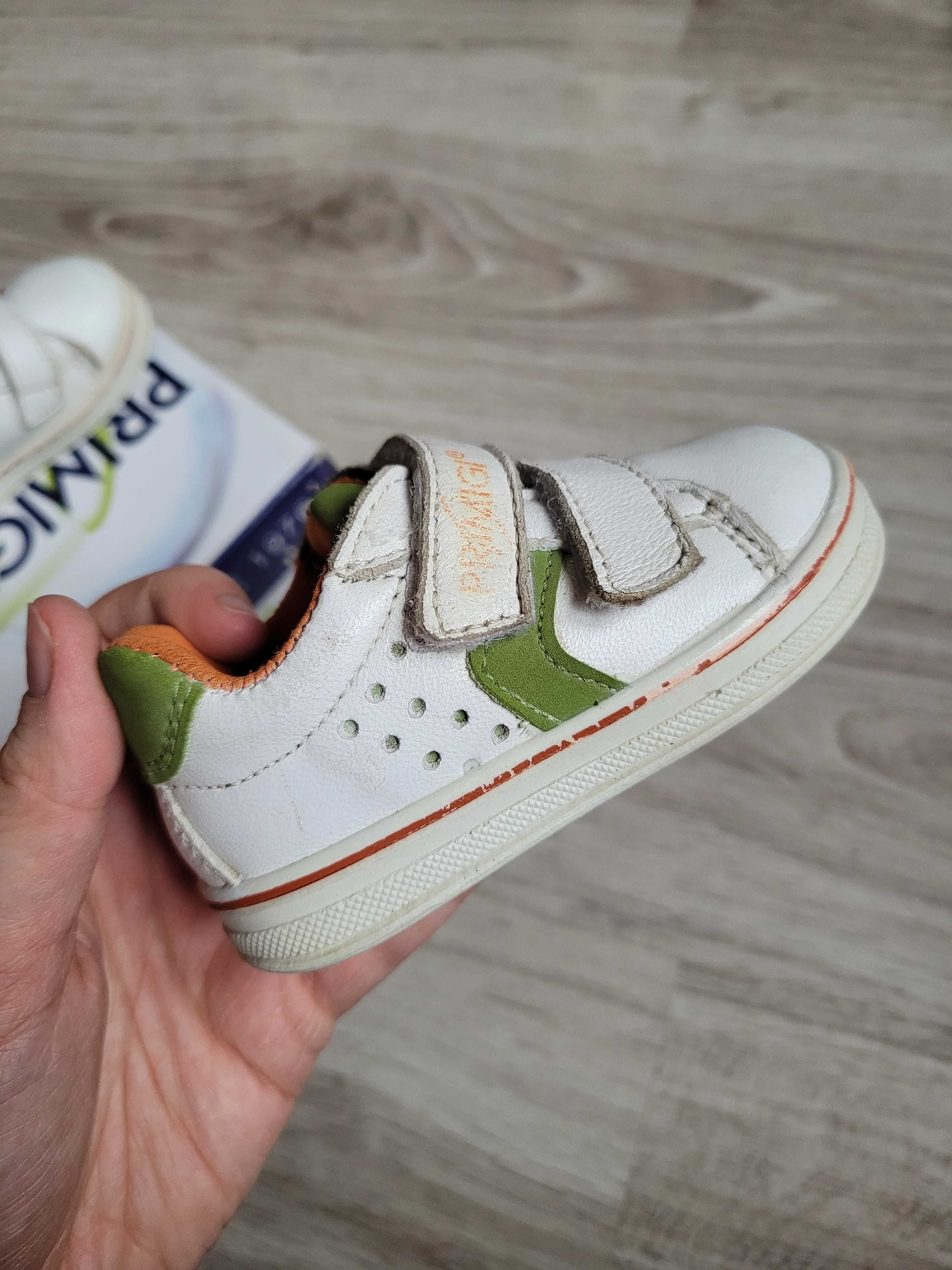 Biale buty sneakersy adidasy na rzepy, rozmiar 18, marka Primigi