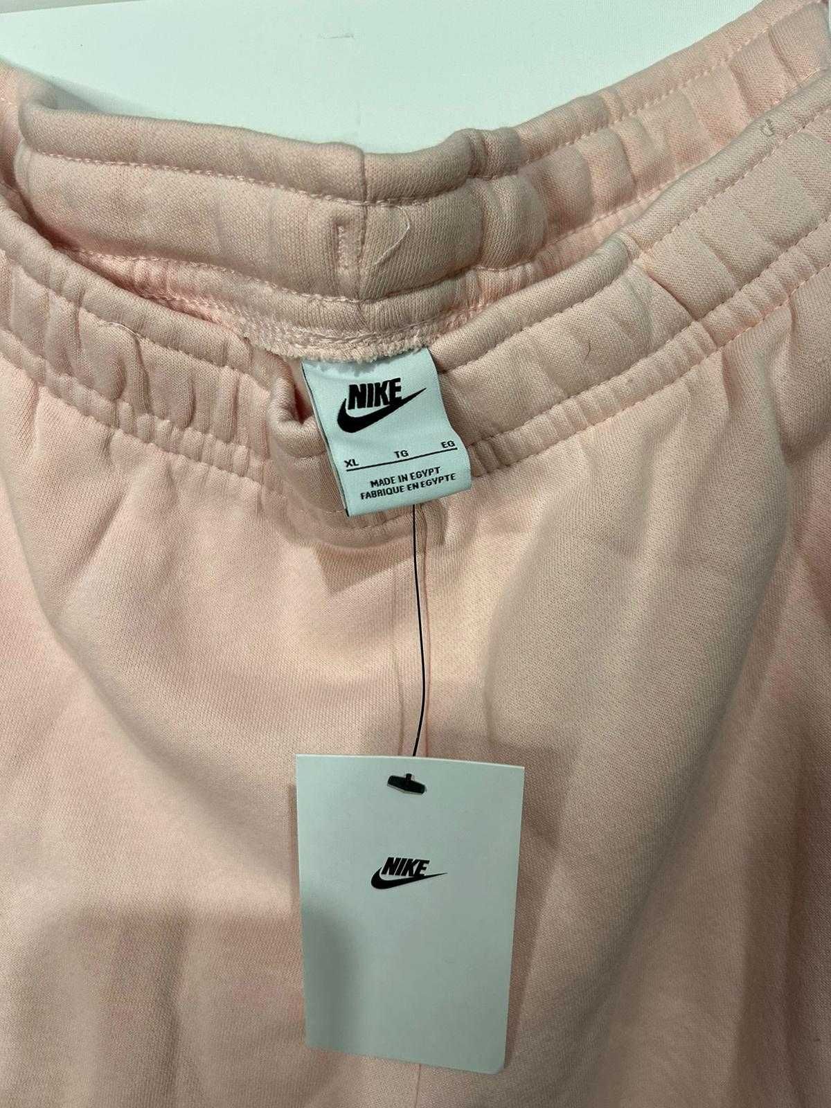 Dresy damskie NIKE