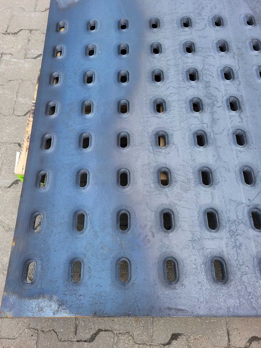 Blacha stalowa 1250x2500x4mm laweta- auto-laweta , zabudowa.
