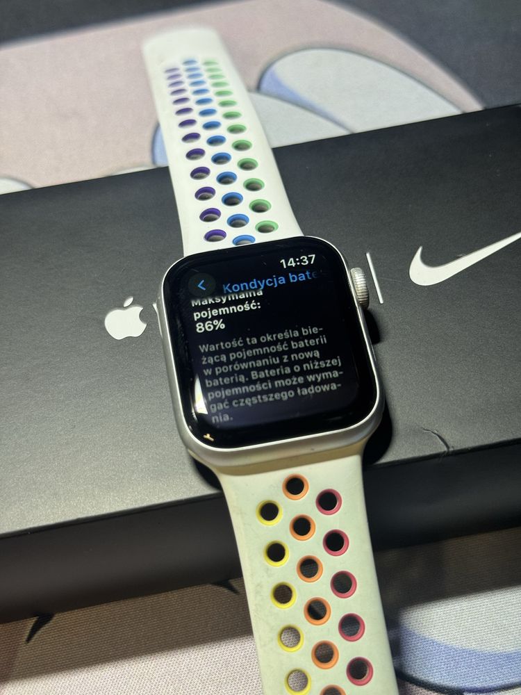 Apple Watch series 6, 40mm, w idealnym stanie