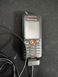 Sony Ericsson W200i с зарядкой