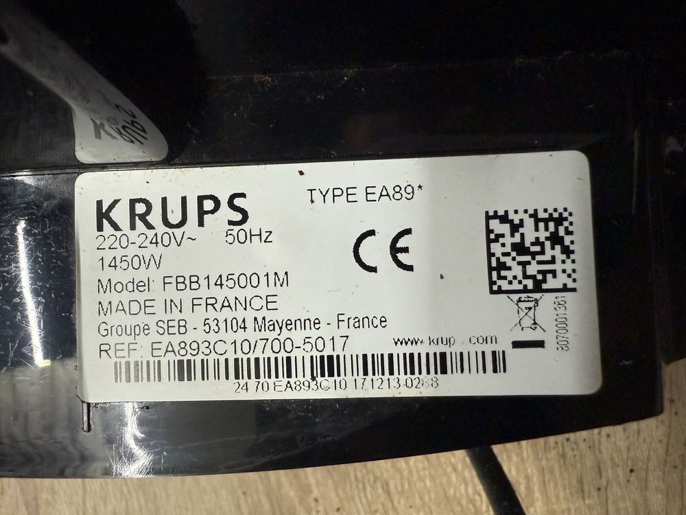 Krups EA89 ekspres do kawy z Bluetooth + pojemnik na mleko
