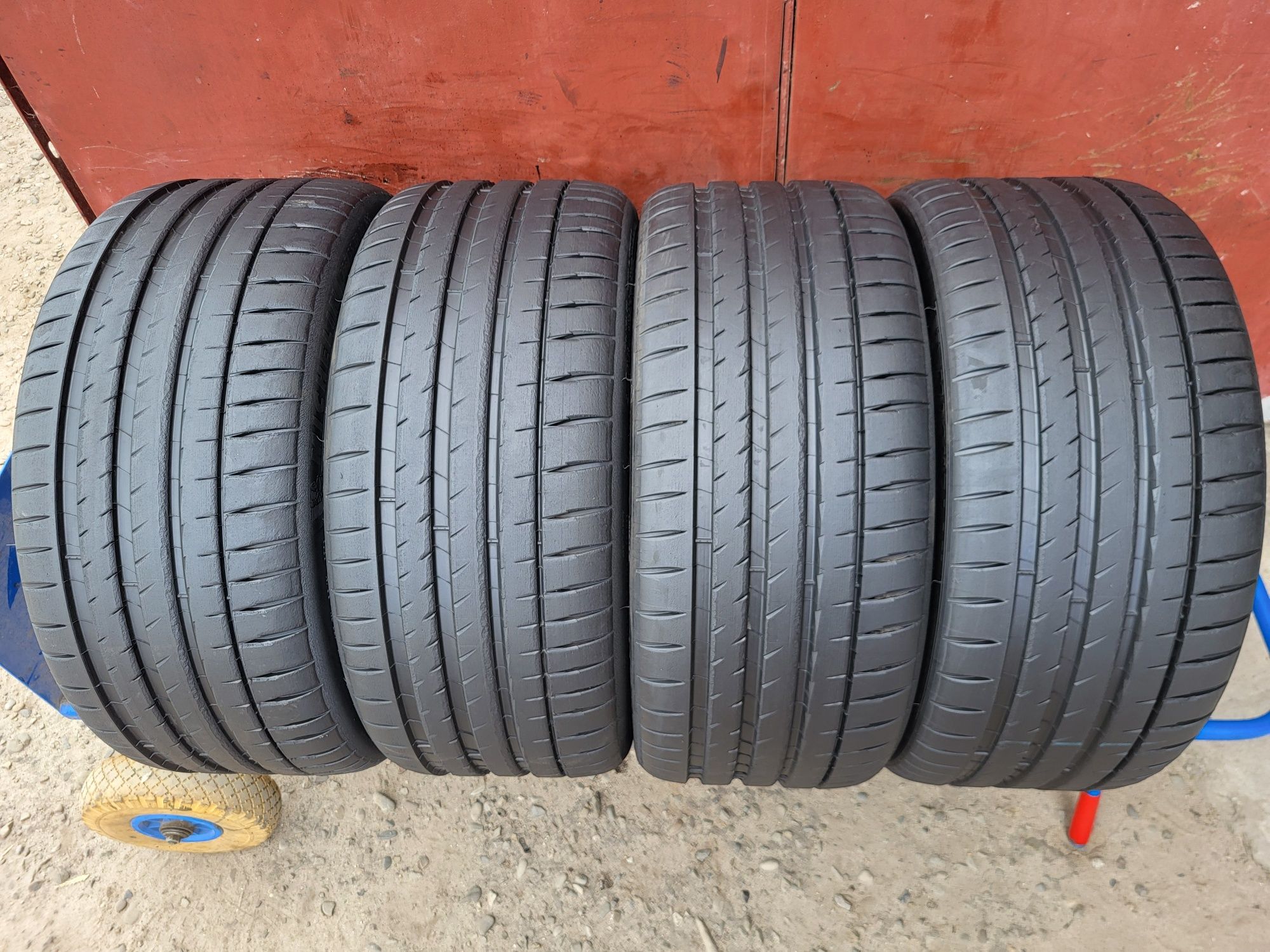 255/35/20 R20 Michelin Pilot Sport 4S 4шт ціна за 1шт шини