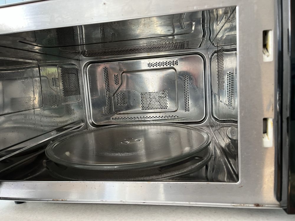Мікрохвильова піч Clatronic MWG 739 H