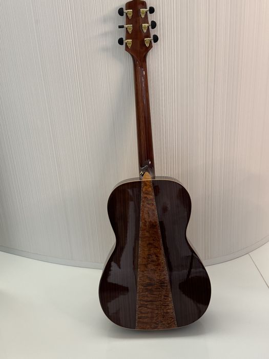 Guitarra acústica Takamine