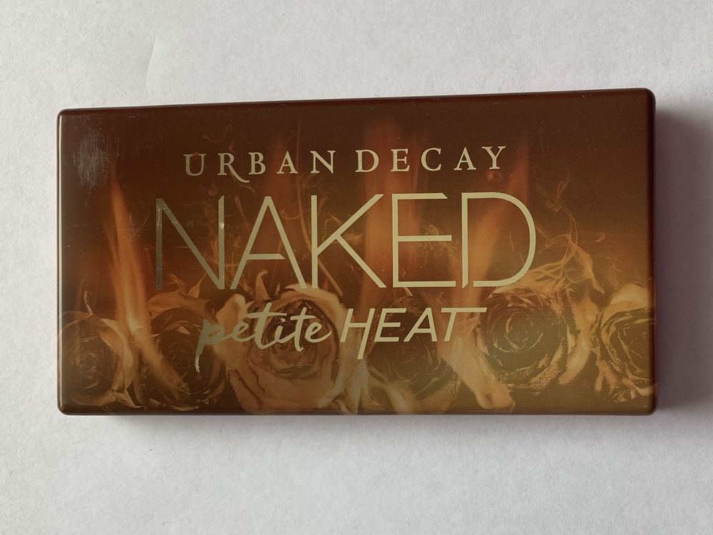 Urban Decay Naked petite heat - 6 cieni w solidnym opakowaniu