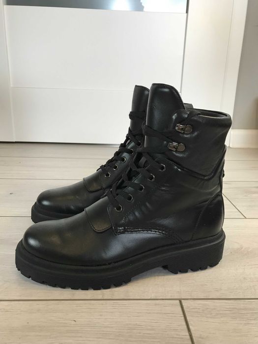 Skórzane buty Moncler Patty rozm. 37