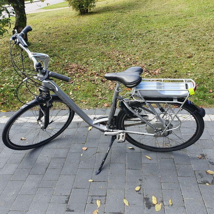Rower elektryczny Trek Navigator t 500