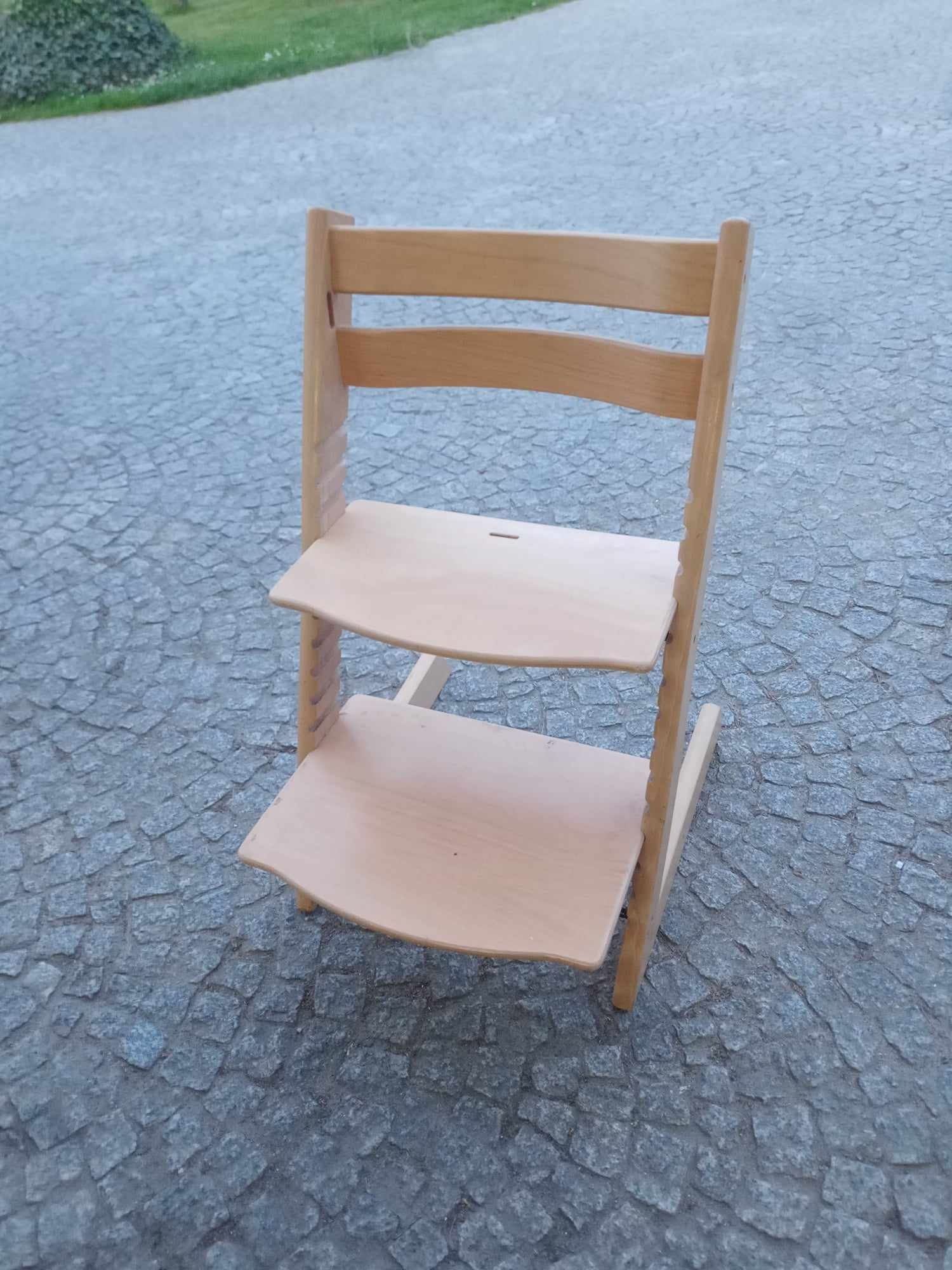 Krzesełko dziecięce