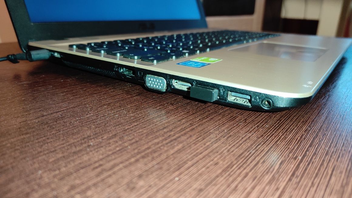 Ноутбук Asus  X541S