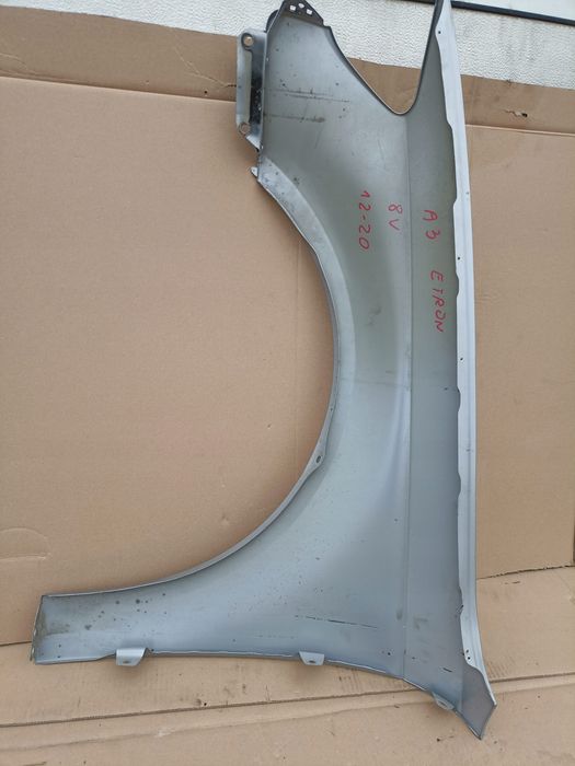 Błotnik prawy audi a3 etron 8v oryginał