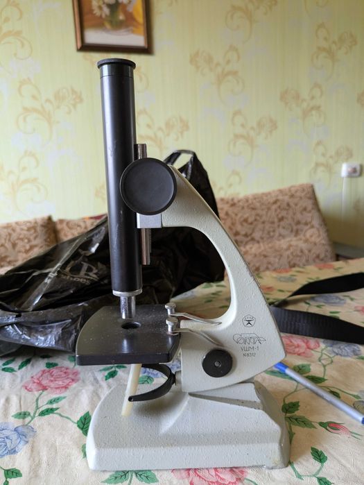 Мікроскоп ОПТА. Радянського зразка.