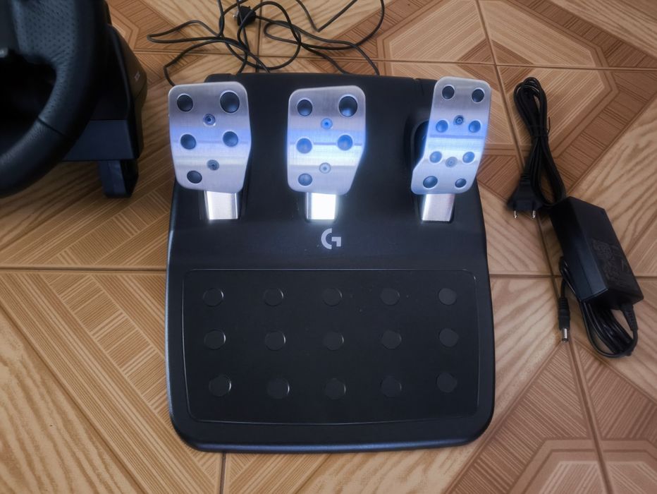 Logitech g923 PS4/PS5/PC