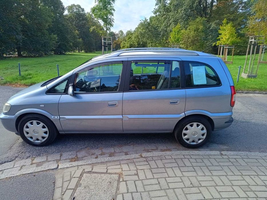Sprzedam Opel Zafira A 1,8 125 KM + LPG; 7 osobowy